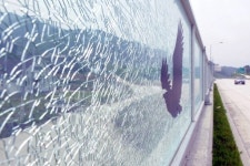 [원주]자동차 전용도로 방음판 파손 방치