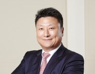 [경제플러스]누구도 소프트웨어를 돈 주고 산다 생각 안할 때 그가 팔았다