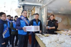 [포토뉴스]장성광업소 전통시장 장보기