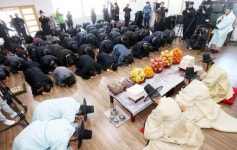 439년의 전통 강릉 위촌리 합동 도배식