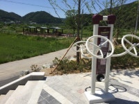 [인제]10m 사이 두고 운동시설만 2곳