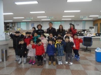 [포토뉴스]아이세상어린이집 원생 성금 기탁