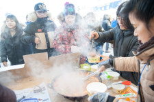 태백 물닭갈비 시식회 태백산 눈축제 관광객들로부터 인기