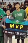 에어 카리스마 김주성 원주 동부 홈경기 MVP 강원일보-원주 캐딜락 공식딜러 (주)정진모터스 선정