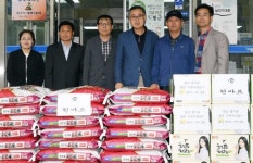 [포토뉴스]원마트 쌀 전달