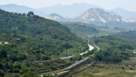 [포토뉴스]9년간 막힌 금강산 가는 길 …  이번엔 열릴까