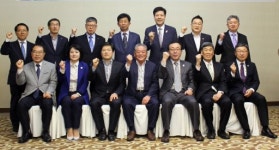 지역 맞춤 일자리 양성 위해 팔 걷어