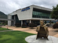 [인제]시집·연구서적 전무한 박인환문학관