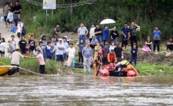 불어난 강물 펜션 투숙객 150명 고립