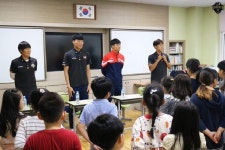 [포토뉴스]강원FC 정선 남선초교서 일일 체육교실