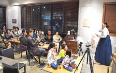 [포토뉴스]춘천 만천리 카페서 판소리 공연
