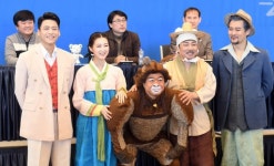 신명나는 춤판·능청스런 연기에 `웃음바다