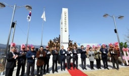 [춘천]월남전 파병 54년 만에… 참전기념탑 준공