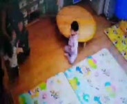 15개월 영아 얼굴 손찌검어린이집 교사 조사 착수