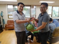 [포토뉴스]춘천시농수산물도매시장 수박 나눔행사
