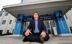 올림픽기념관 규모 확대 요구 단식