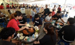 [2018 춘천닭갈비막국수축제] “호반의 도시로 닭갈비 맛보러 오세요”