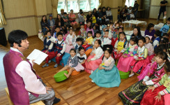 [포토뉴스]화천어린이도서관 한가위 행사