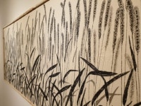 들판에 홀로 서 바람을 맞는 듯