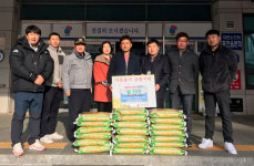 [포토뉴스]홍천 희망지구대 생활안전협 쌀 전달