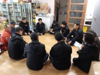 [고성]국가 지원 확대 건의문 채택 거동 불편 노인 실버카 전달