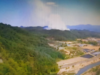 홍천군 서석면 풍암리 산불발생…헬기 3대 투입 진화중