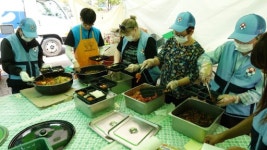 새벽 4시반에 일어나 이재민 80가구 식사 정성스럽게 챙겨