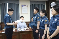 [포토뉴스]홍천경찰서 업무유공자 포상 수여