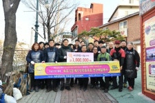 [포토뉴스]속초시청 배드민턴 동호회 연탄봉사