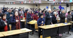 [포토뉴스](사)대한노인회 춘천시지회 부설 노인대학 졸업식