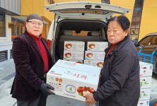 [포토뉴스]영월 주천면 신화농원 사랑의 사과 기증