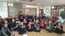 [포토뉴스]인제군자원봉사센터 경로당에 목도리 지원