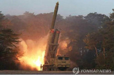 북한 평안북도서 동해로 단거리 탄도미사일 추정 발사체 2발 발사…12일 만