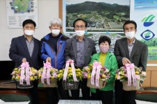 [포토뉴스]김장섭 공근농협 조합장 플라워 버킷 챌린지 동참