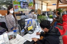 [정선]민원창구에 투명 가림막 장치 호평