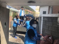 [포토뉴스]정선군종합사회복지관 연탄 전달