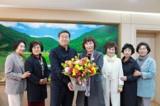 [포토뉴스]전금순 도여협회장 플라워 버킷 챌린지
