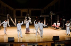 코로나 잊게해 줄 웃음 치료