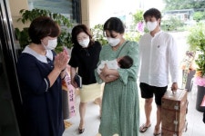 [포토뉴스]양구군공공산후조리원 첫 입소가족