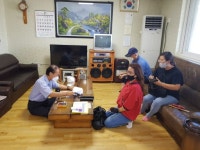 [포토뉴스]춘천 신북읍 율문4리개발위 지역상품권 지급