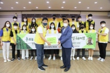 [포토뉴스]삼일공고 환경과 학생들 친환경 제품 기탁
