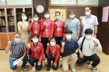 [포토뉴스]도계여중 소프트테니스 선수 격려