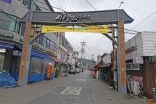 [포토뉴스]코로나 확산에 문 닫은 신철원 전통시장