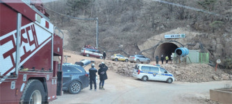 삼척 석회석 광산 갱도 무너져 1명 매몰