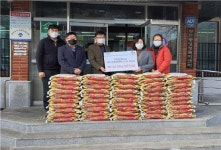 [포토뉴스](주)진영HTS 황연동행정복지센터에 쌀 전달