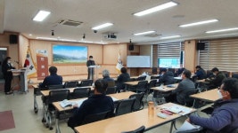 [포토뉴스]홍천군농기센터 한봉과 교육 개강