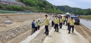 [포토뉴스]삼척시의회 노곡1리·용화항 방문 점검