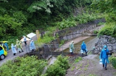 [포토뉴스]정선 지하수 시설 이용 독거노인에 생수 배달