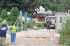 [고성]차량통제·역학조사 돌입…인근 양돈농가 확산 저지 사활