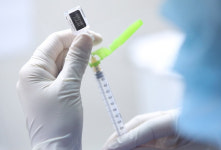 18∼49세 생년월일 끝자리 1, 11, 21, 31 오늘 접종예약…내일부터 60~74세 AZ 2차접종